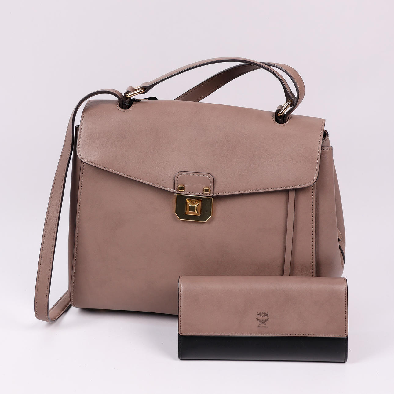 VÄSKA med BÖRS, MCM, "Christina Satchel".