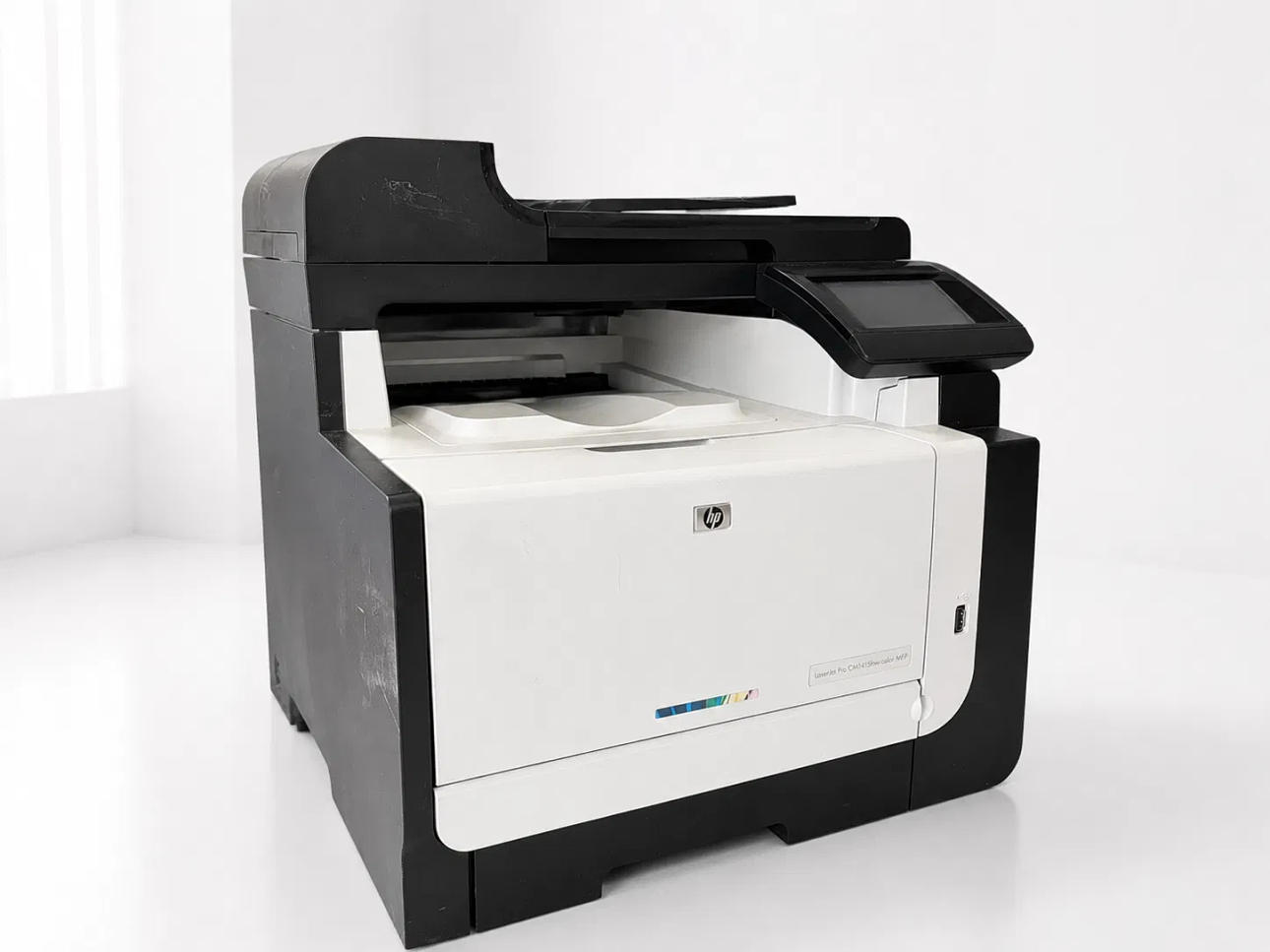 Hewlett Packard LaserJet Pro CM1415fnw multifunktionsfarveprinter.