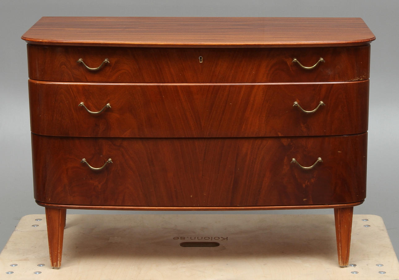 BYRÅ, mahognyfaner, 1940-tal.