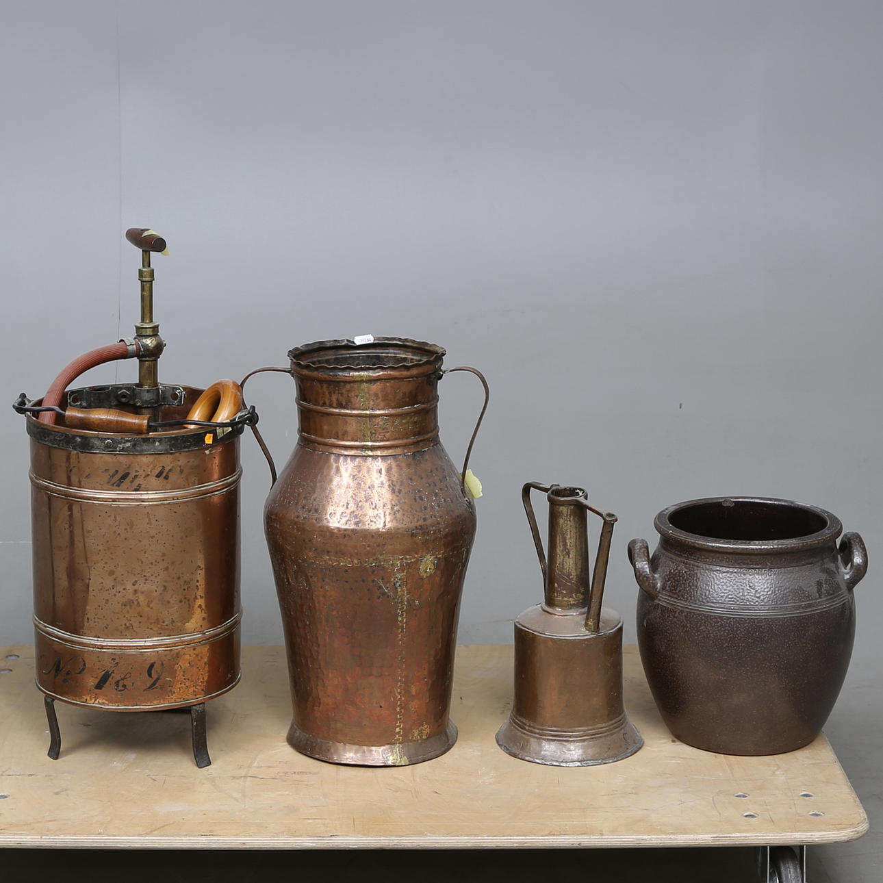 KOPPAR OCH KERAMIK, 4 delar.