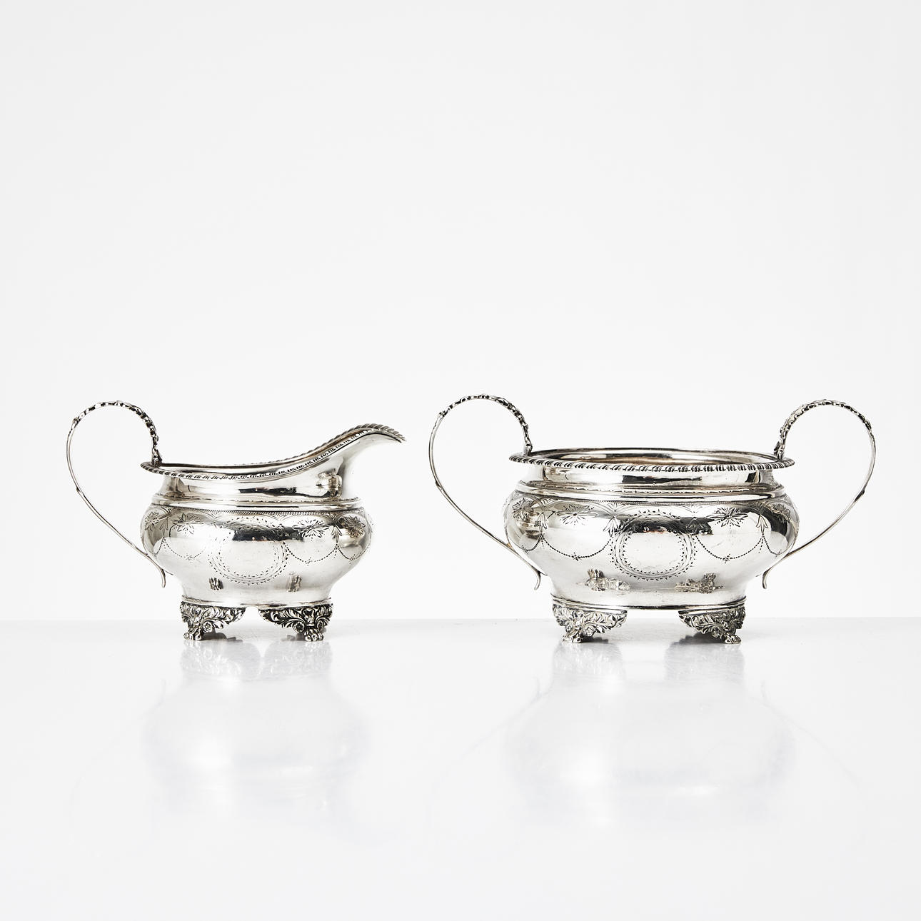 SALOMON ROYES. Gräddkanna samt sockerskål, sterlingsilver, Georg IV, London, 1821.