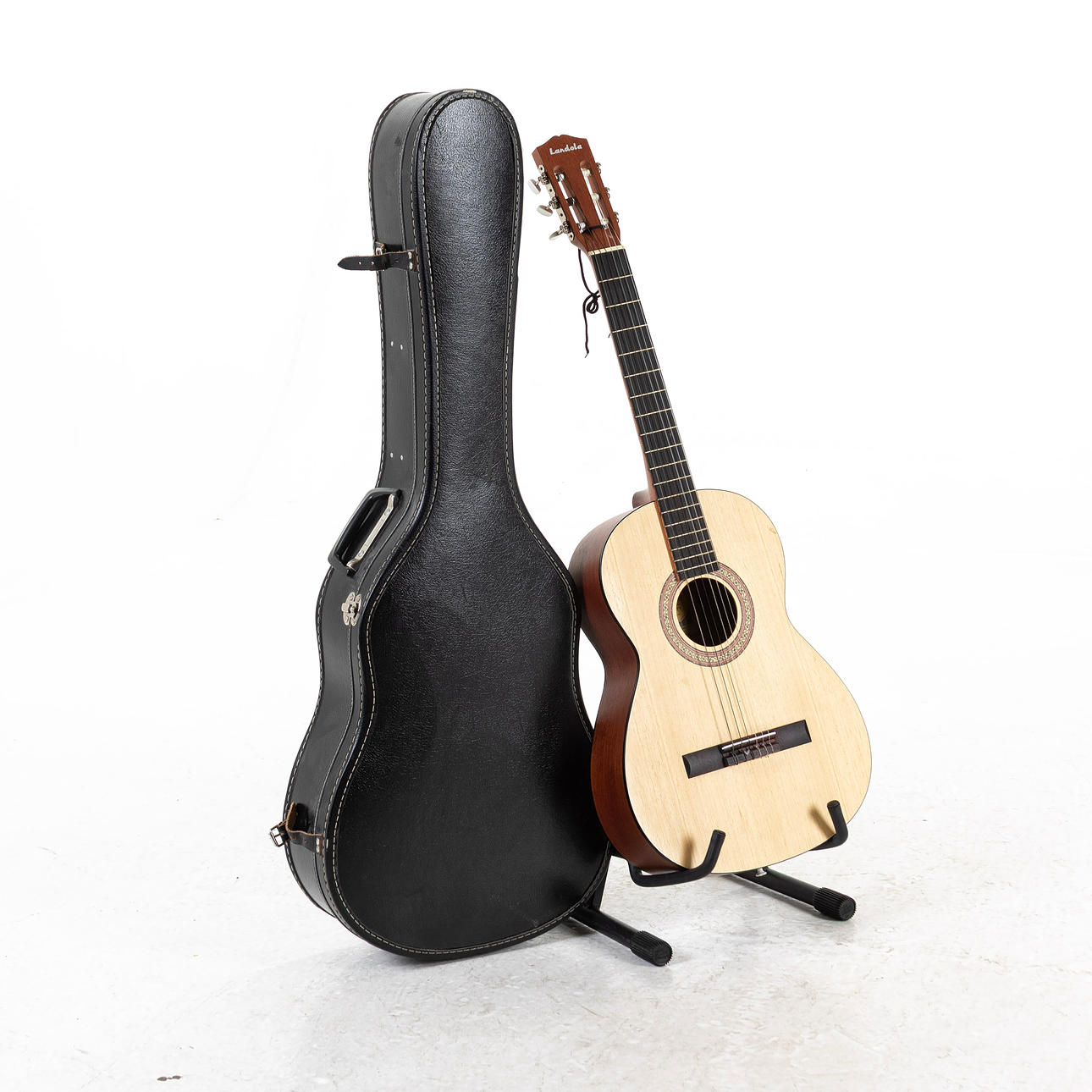 GITARR, med case, Landola.