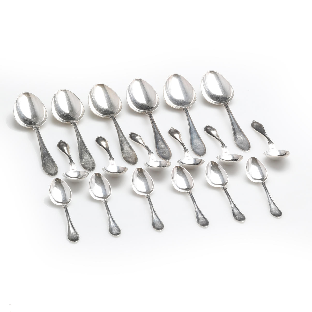 SILVERSKEDAR, 18 st, ca 345 gram.