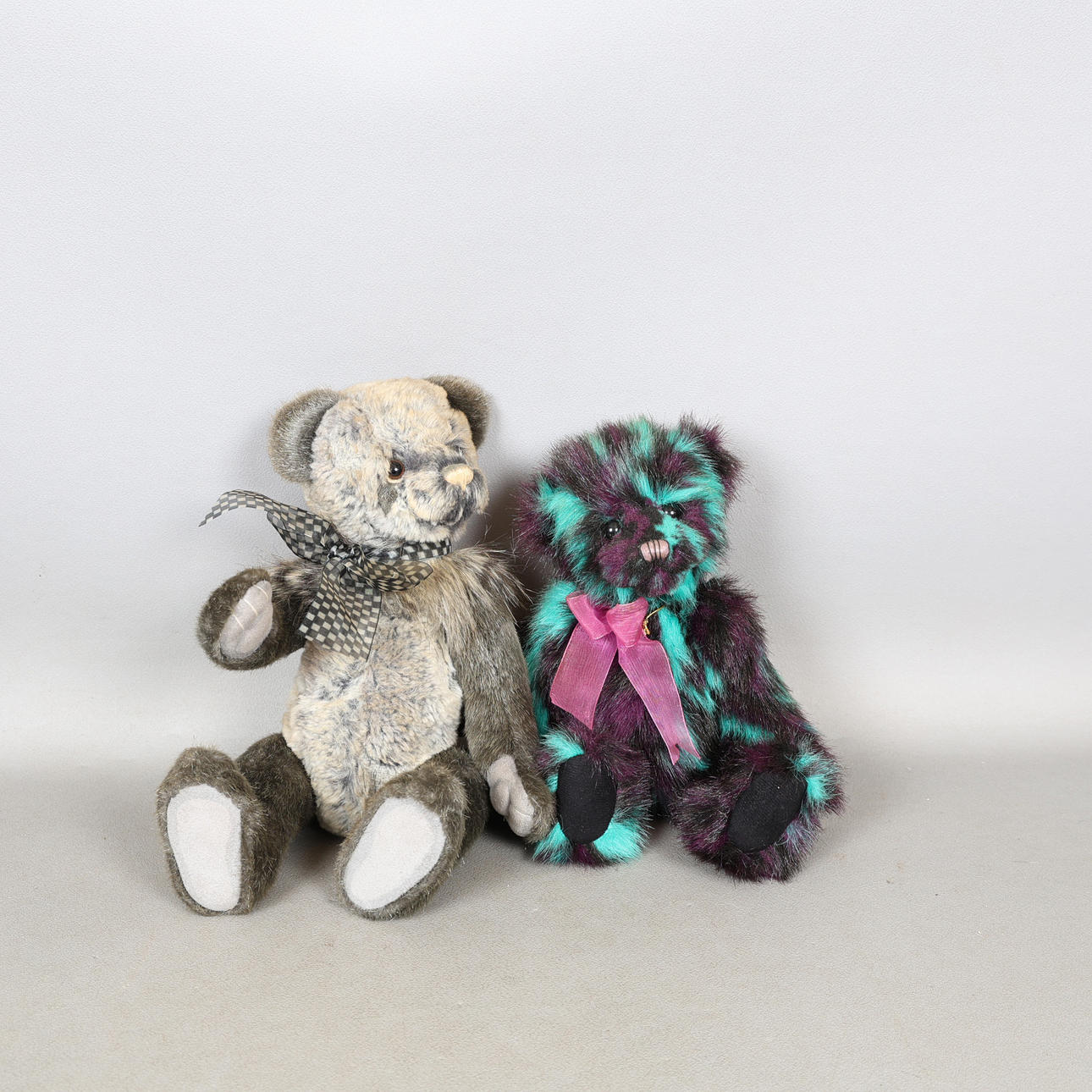 TWO CHARLIE BEARS 'SMUDGE' AND 'CLOTH EARS' (2).