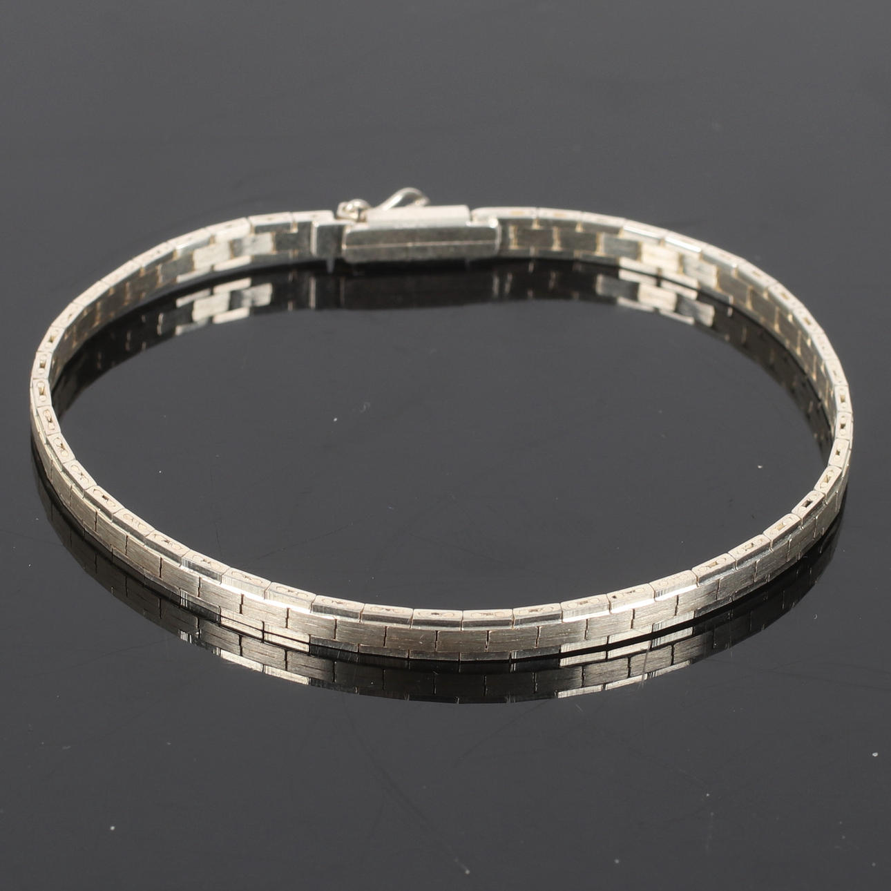 (2510-251) ARMBAND, silver, 1900-tal.