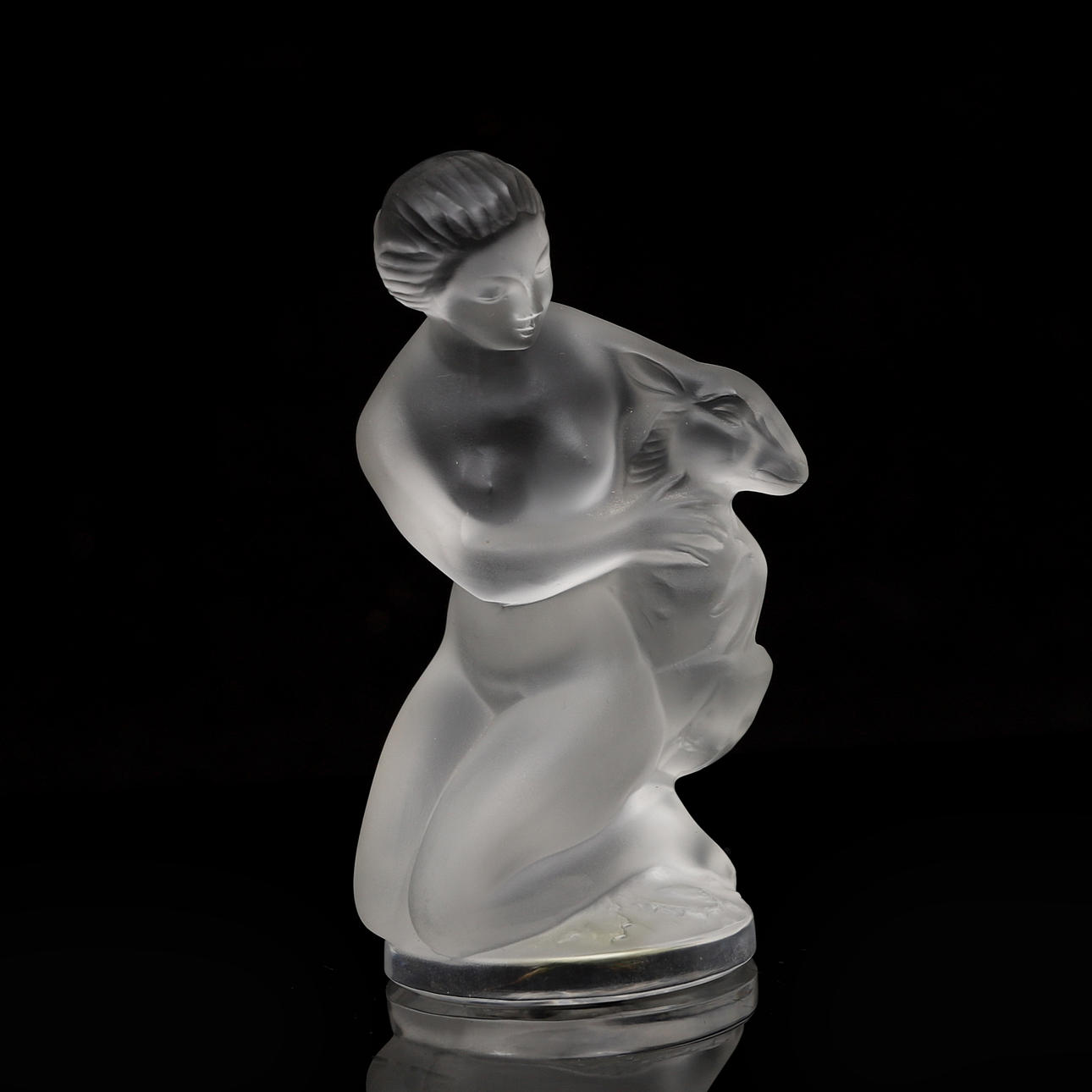 RENÉ LALIQUE. Figurin, "Diana with fawn", Frankrike, 1900-talets andra hälft.