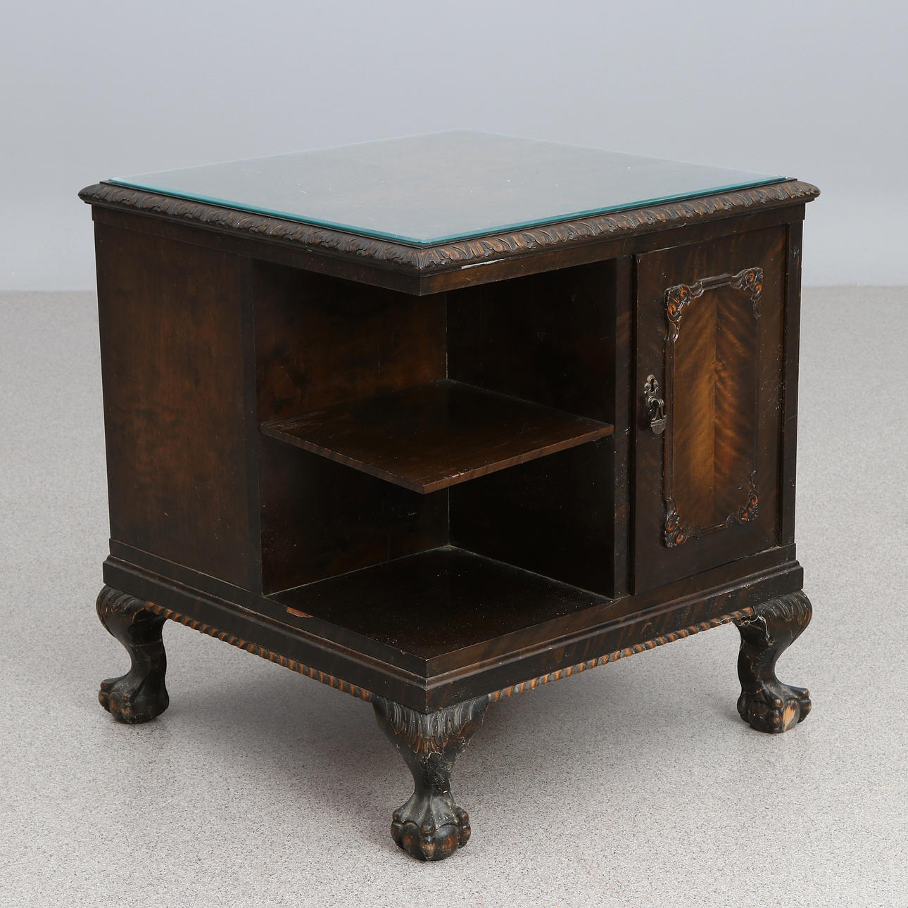 RÖKBORD MED BARINREDNING. Polerad björk. 1920/30-tal.