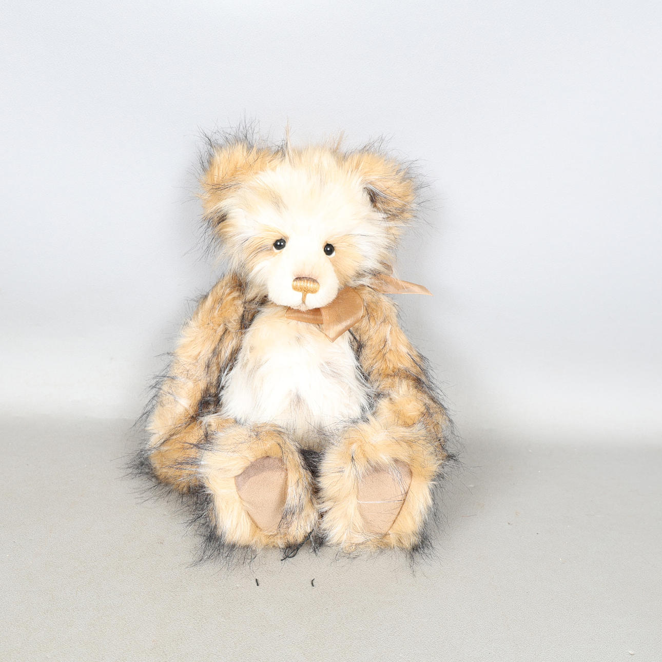 A CHARLIE BEARS 'CHARLIE YEAR BEAR 2017'.