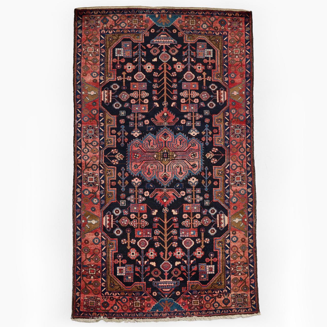 ORIENTMATTA, ull, ca 230 x 134 cm.