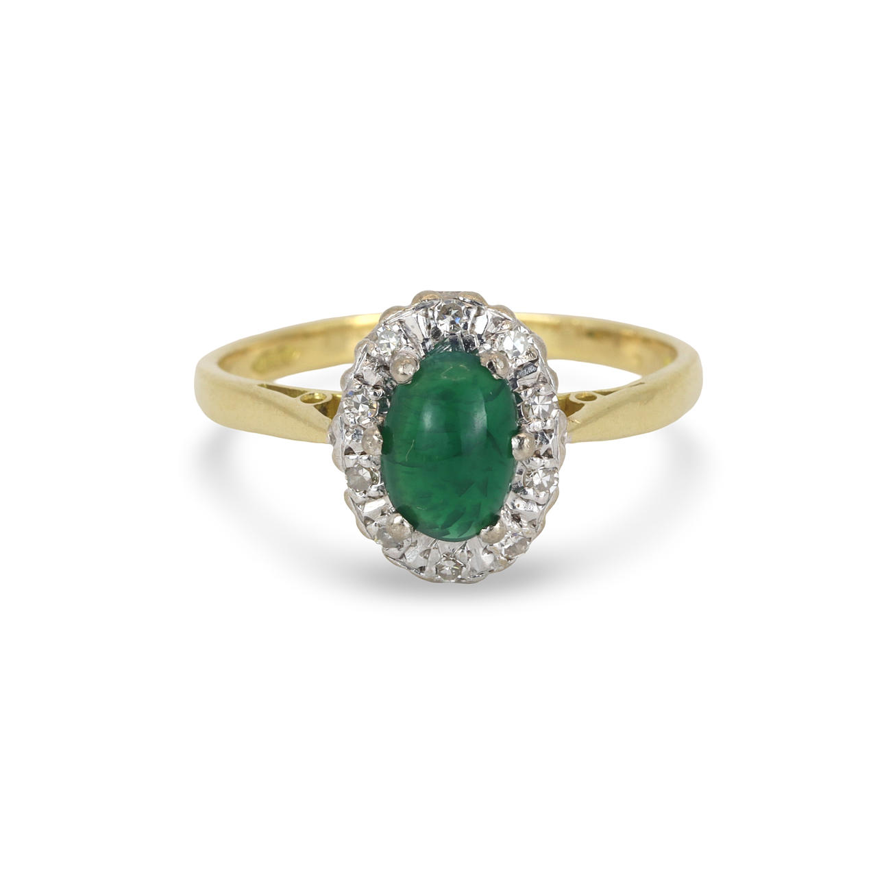 RING I 18KT GULD MED SMARAGD OCH DIAMANTER.