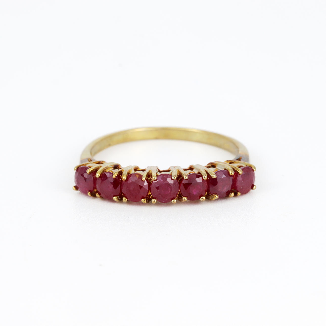9CT RUBY RING.