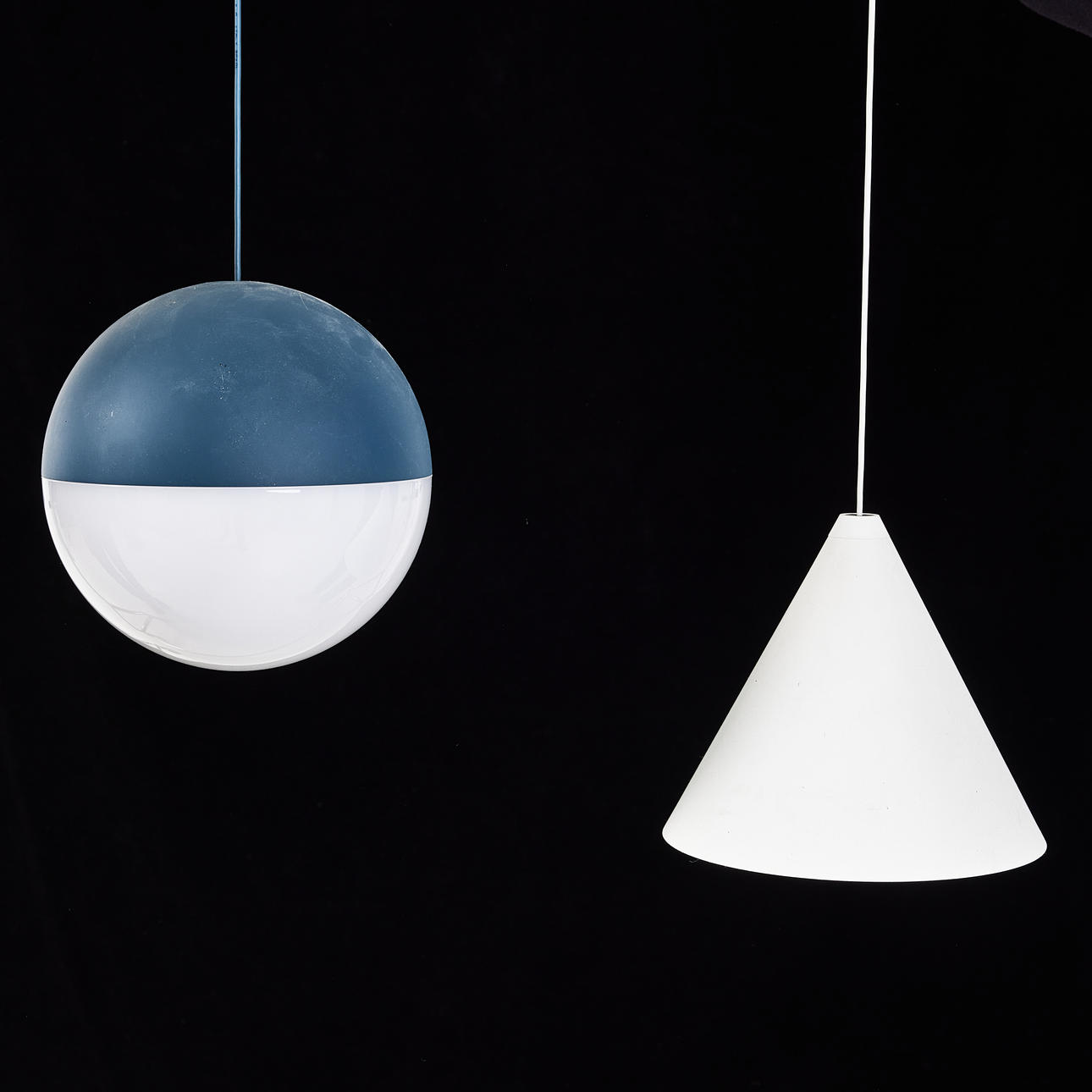 MICHAEL ANASTASSIADES "String light Cone" och "String light Sphere" FLOS.