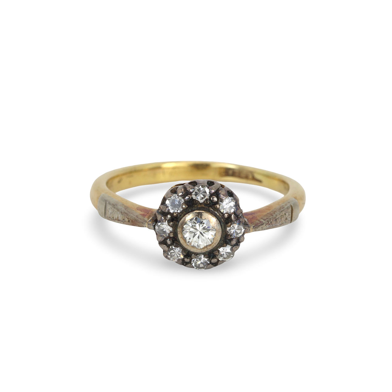KLUSTER-RING I 18KT GULD MED DIAMANTER.