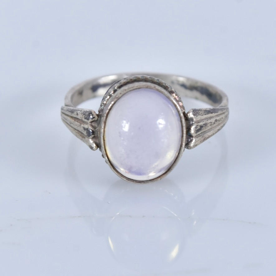 RING, med månsten, silver.