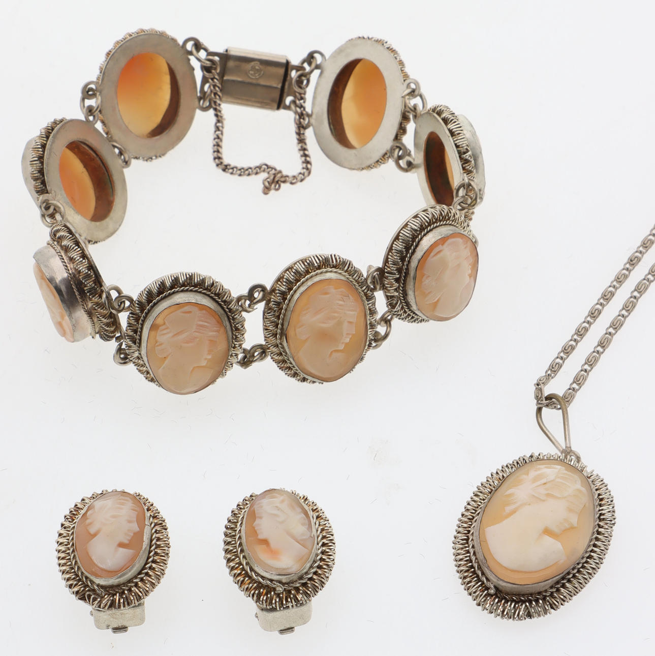 SMYCKESSET, 3 delar, silver & snäckskalscamé.
