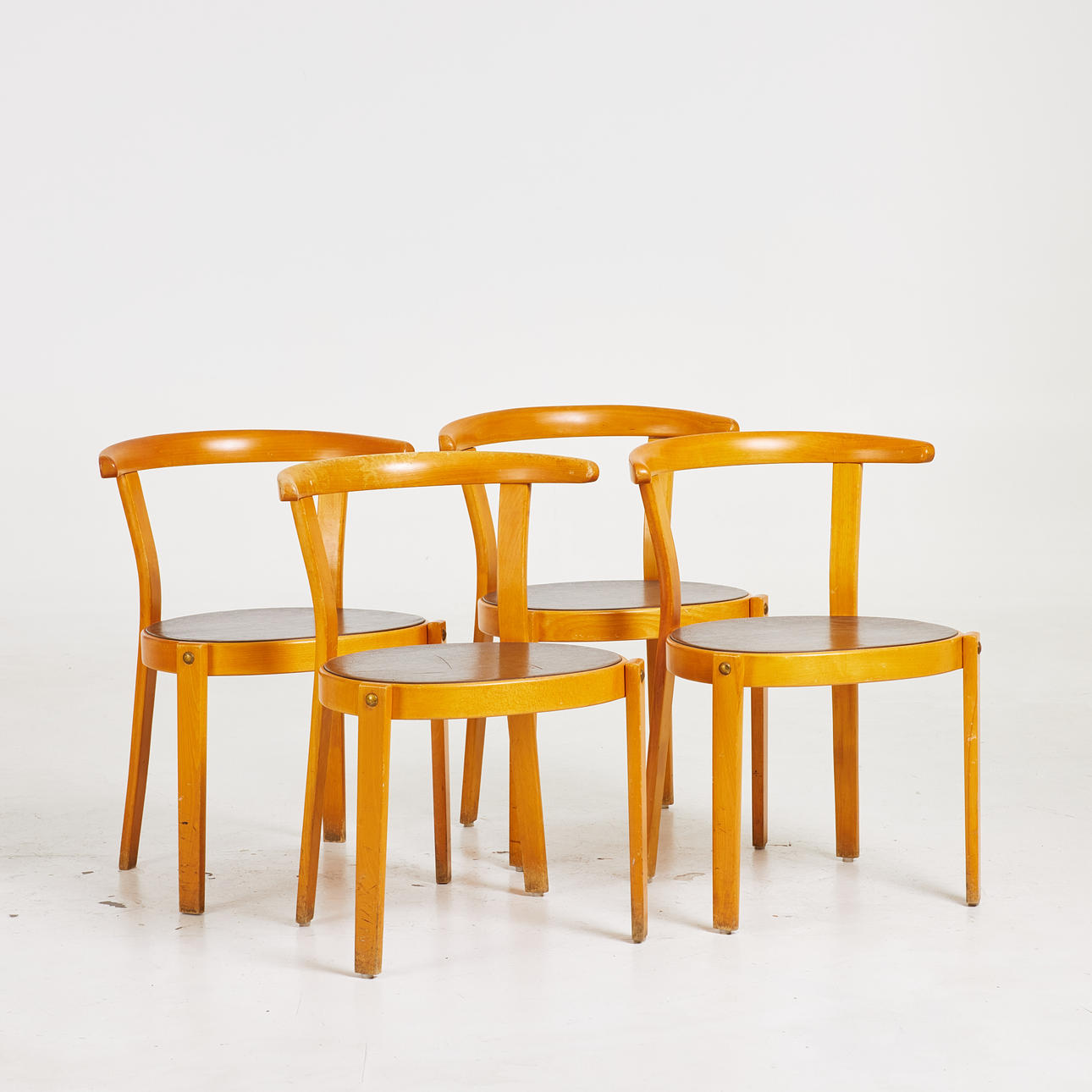 BO LINDEKRANTZ. Karmstolar, 4 st, "Spiral", modell 152, Gemla, Diö. I produktion 1963-1970.