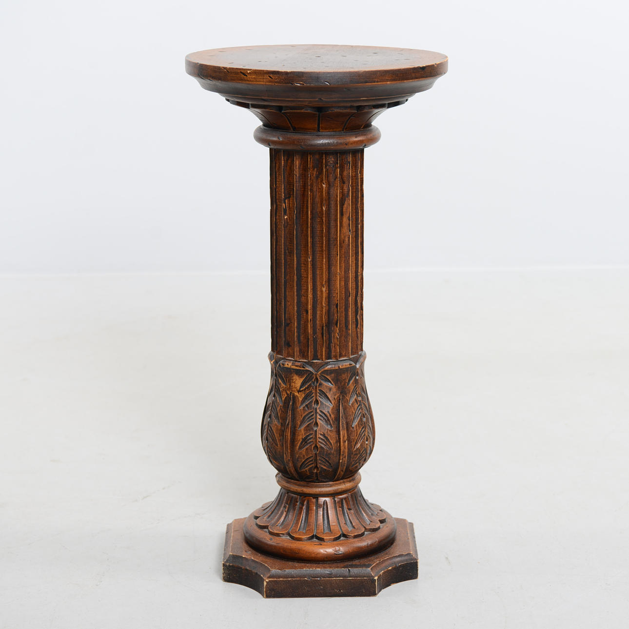 PIEDESTAL, 1900-tal. Möbler - Övrigt - Auctionet