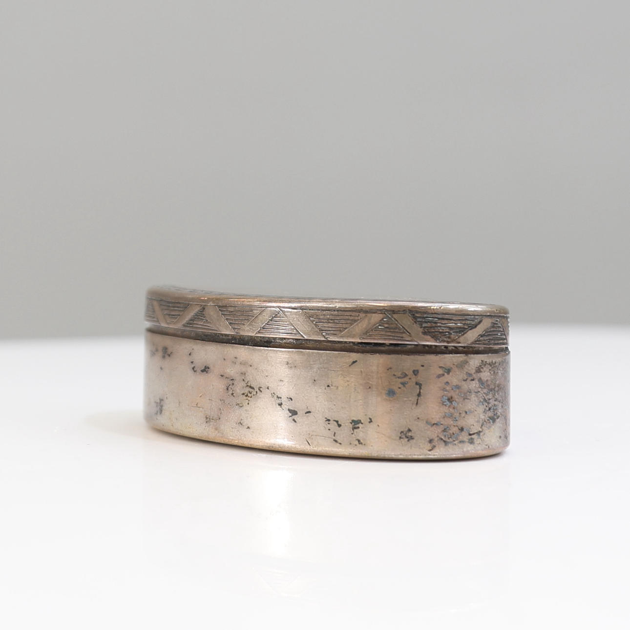 ANDERS CASTMAN. Dosa, silver, Eksjö, 1802. Totalvikt 81 gram.