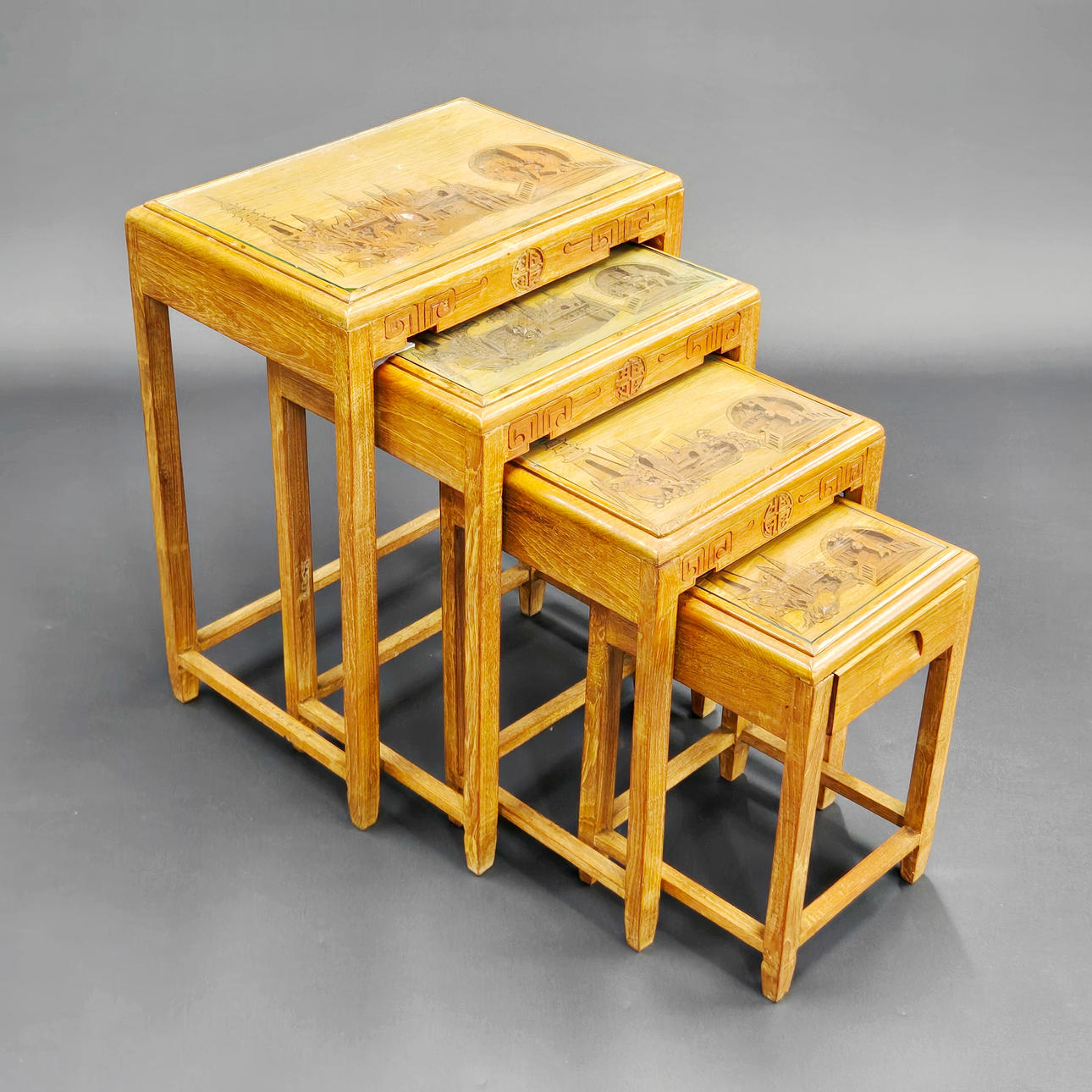 ORIENTAL TEAK NEST OF TABLES. Asiatica - Other - Auctionet