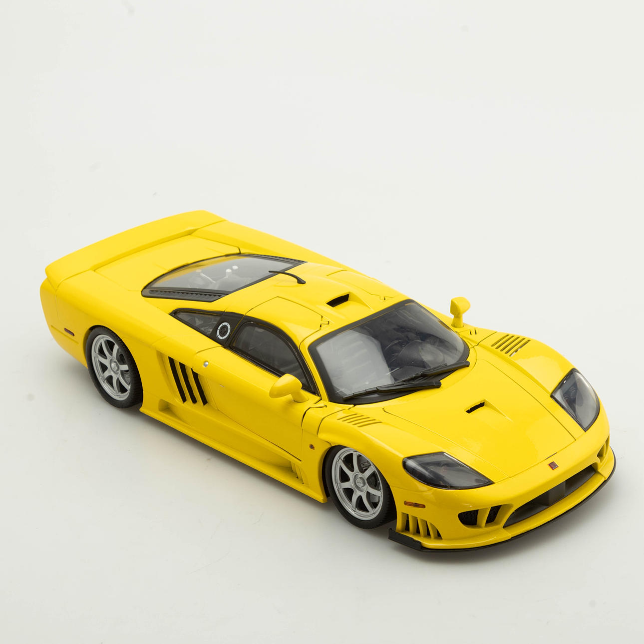 MOTOR MAX. Saleen S7, model car.