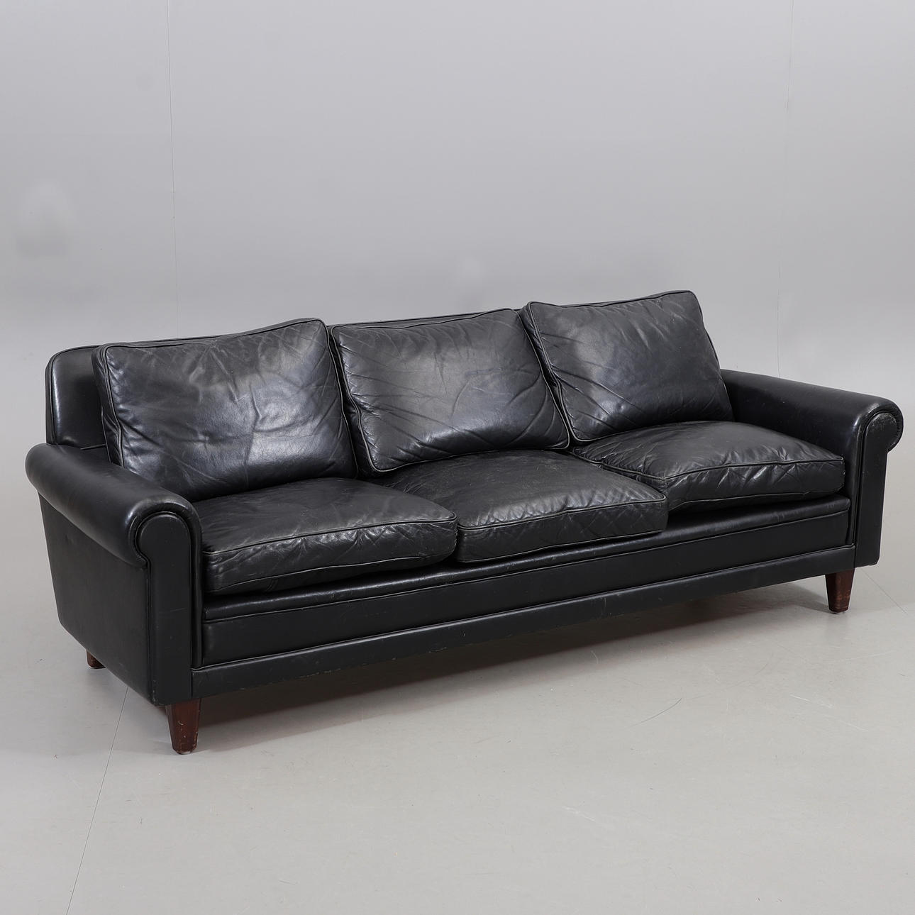 SOFFA, 3 sits, skinn, 1900-talets andra hälft.