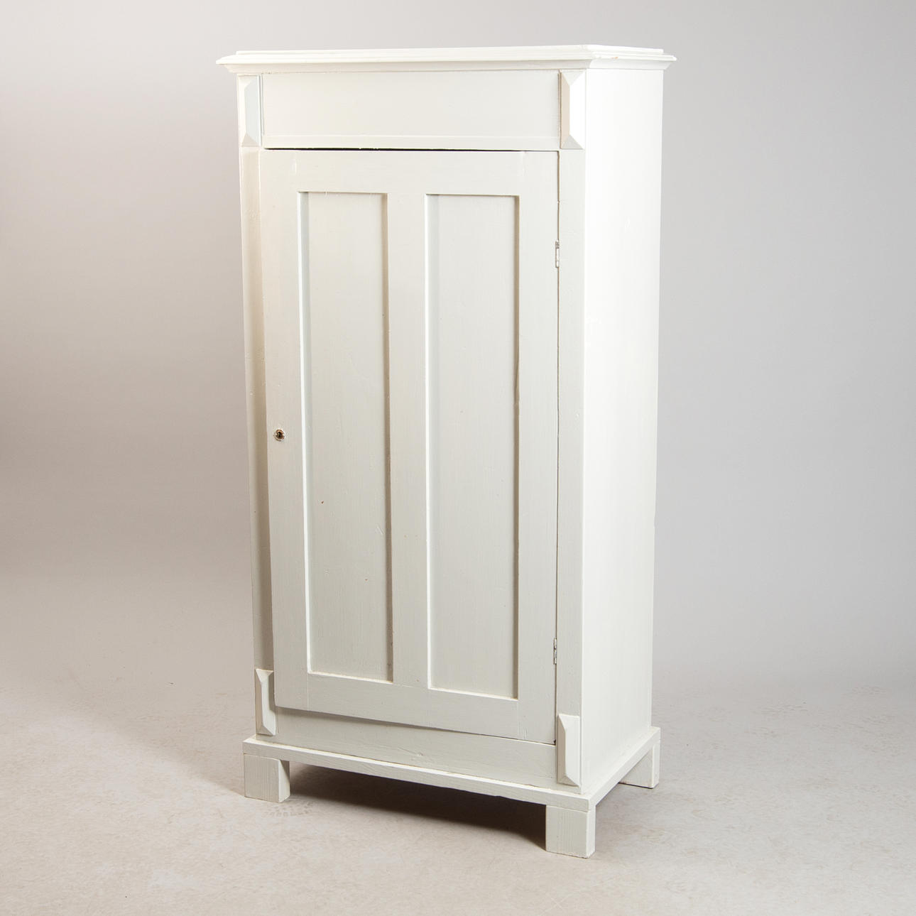 SCHRANK, weiß lackiert, Renaissance.