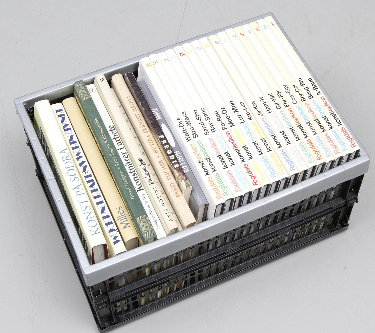 KONSTLEXIKON, Fogtdals, 16 vol, samt diverse konstböcker.