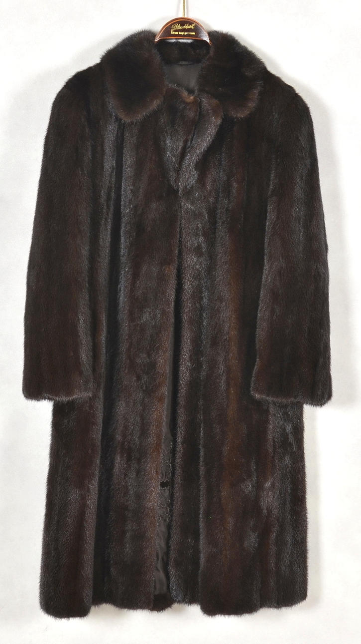 PÄLSKAPPA, Saga Mink.