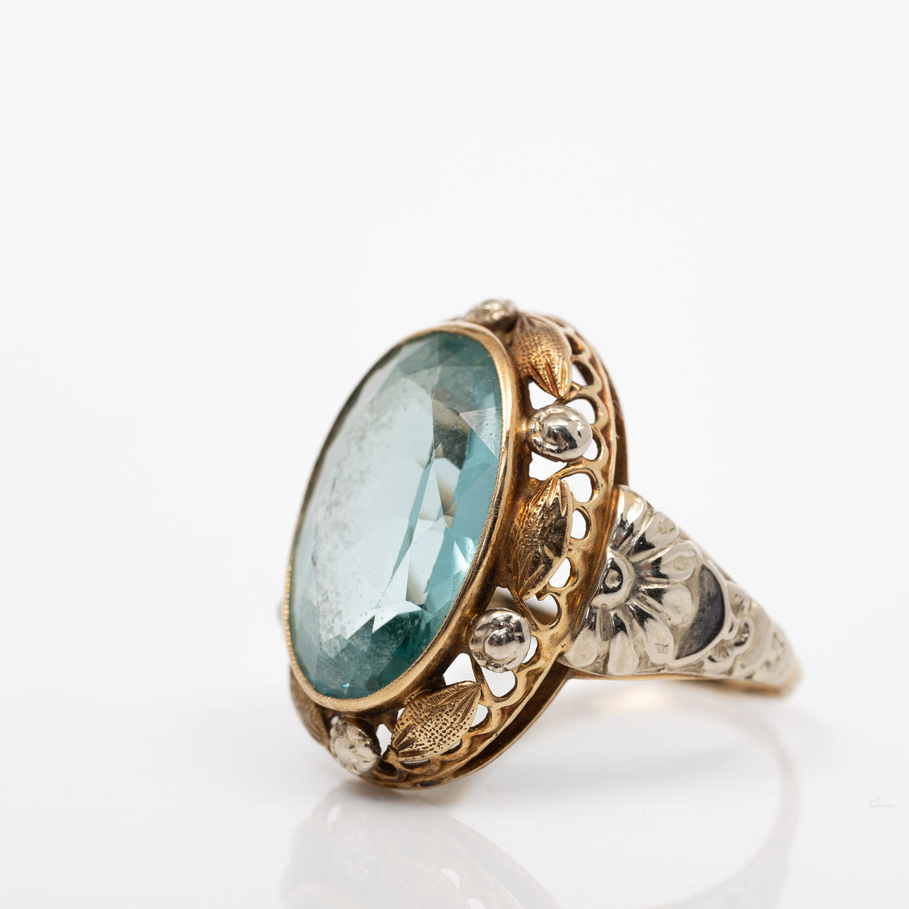RING, 14K guld, Akvamarin 7 ct.