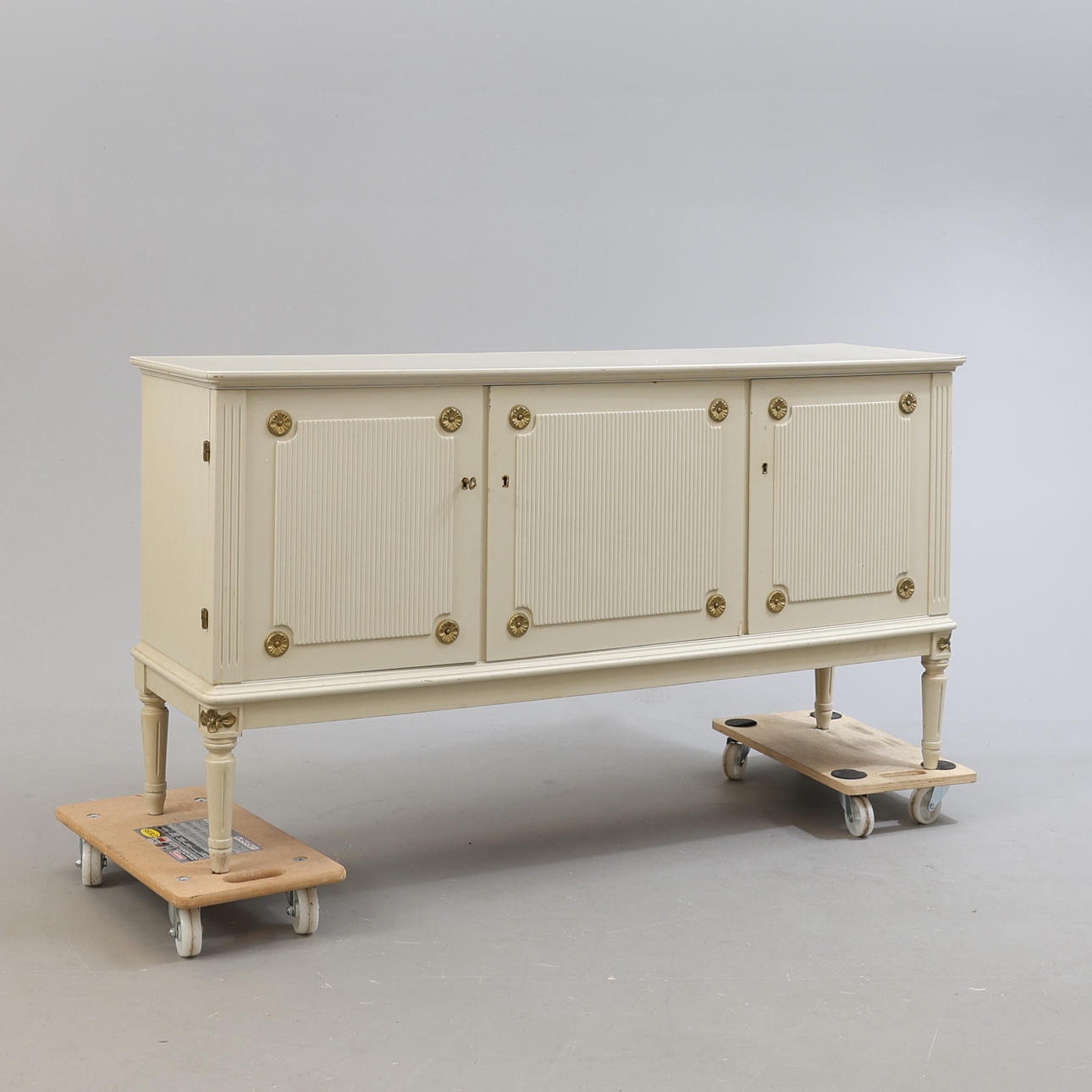 SIDEBOARD, gustaviansk stil, 1900-tal.