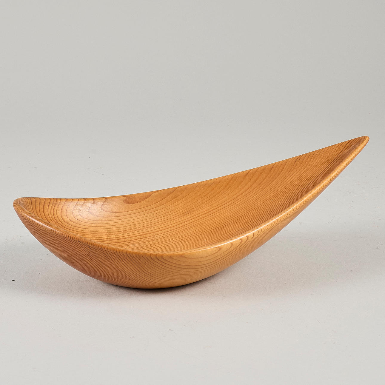 JOHNNY MATTSON. Skål, monogramsignerad, teak.