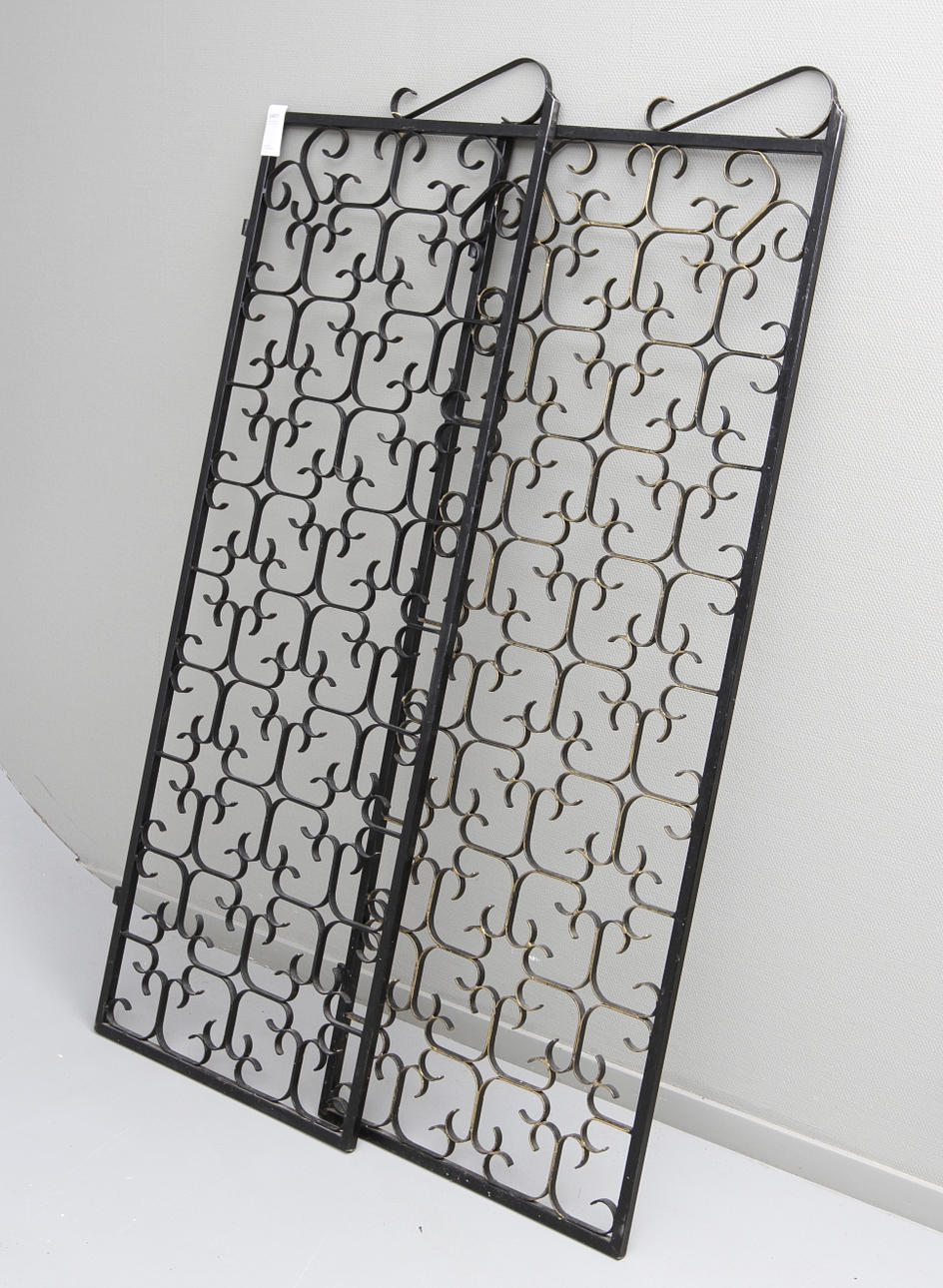 JÄRNGRINDAR, ett par, 1900-tal.