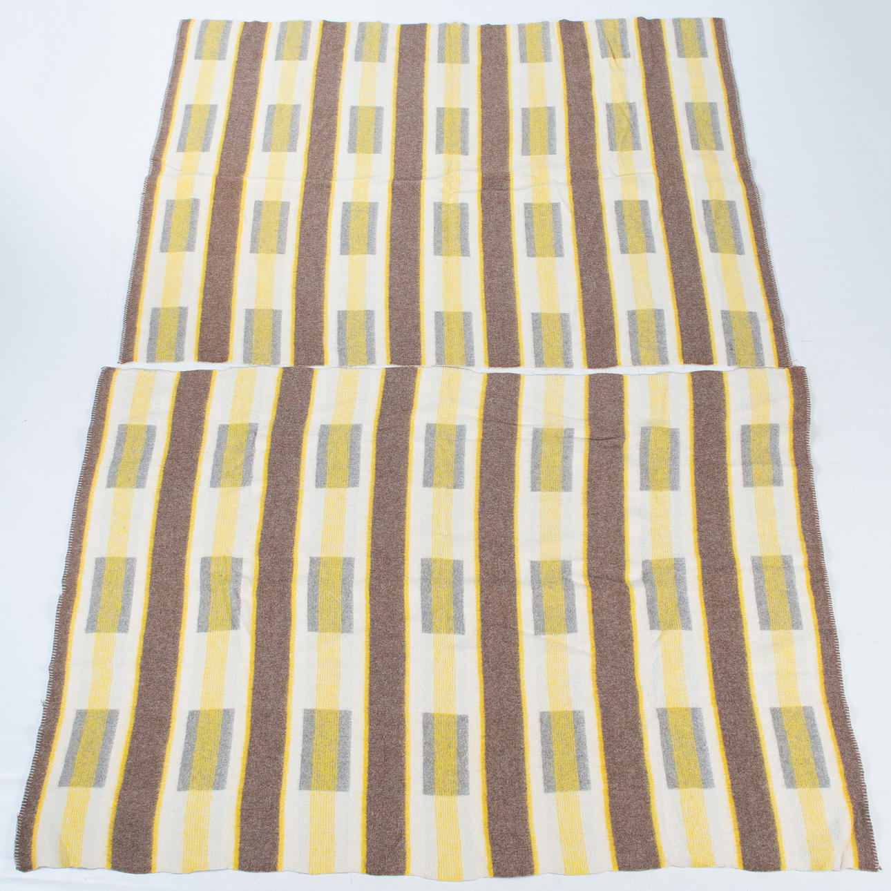 ULLFILTAR, 2 st. 180 x 140 cm.