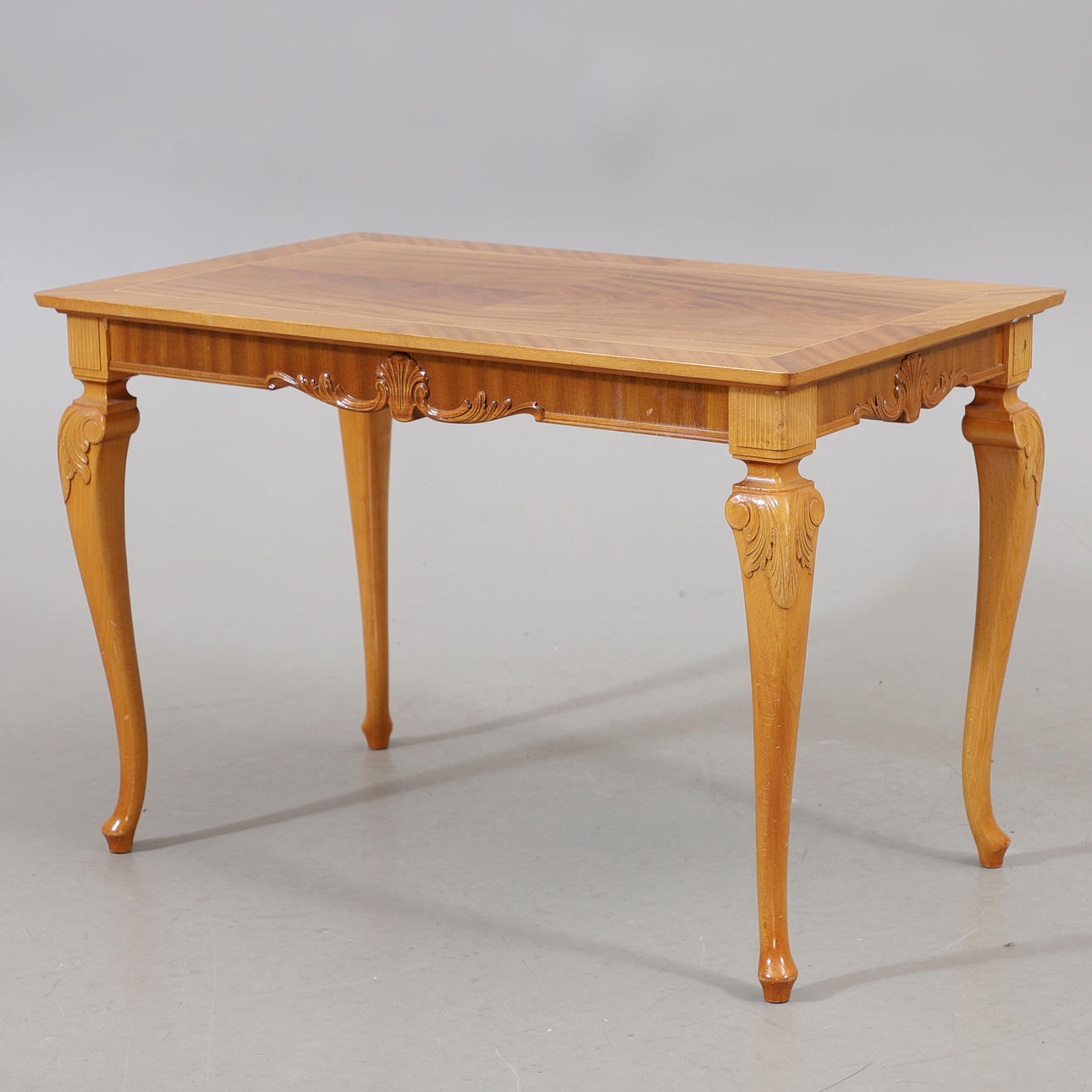 SOFFBORD, rokokostil, 1900-talets andra hälft.