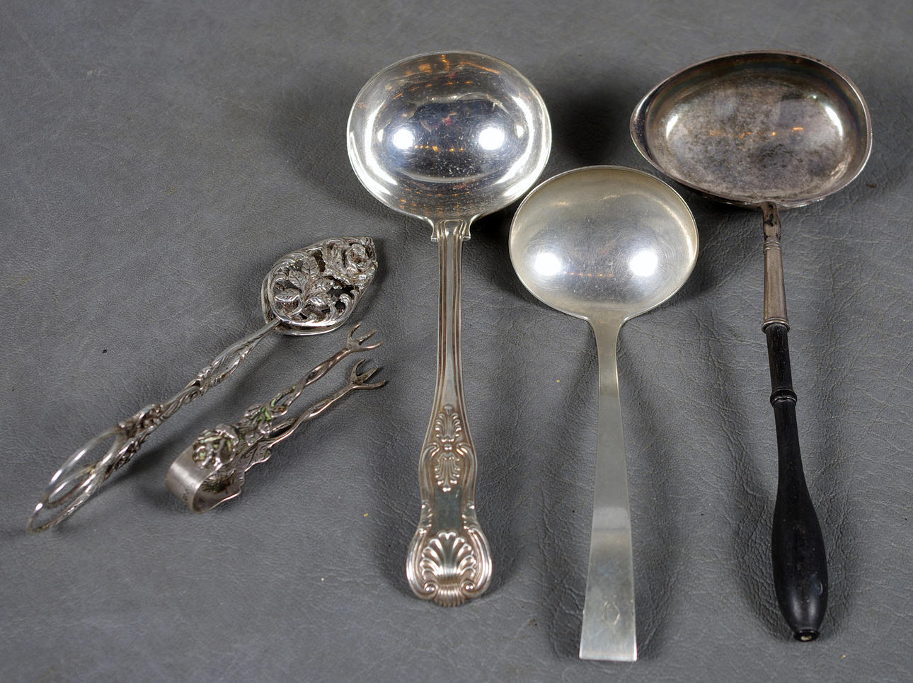 2 TÄNGER, 3 SLEVAR, silver.