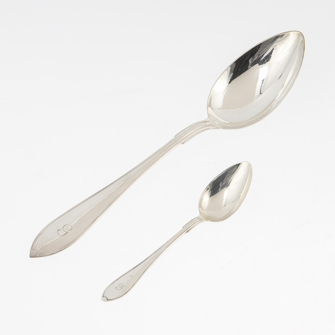 MATSKEDAR, 12 st samt TESKEDAR, 12 st, silver, "Svensk spetsig".