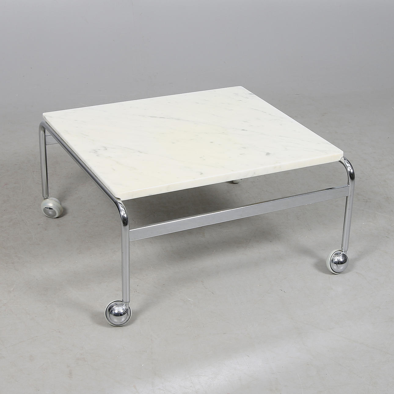 BRUNO MATHSSON. COUCHTISCH, "Karin", 2. Hälfte 20. Jahrhundert.