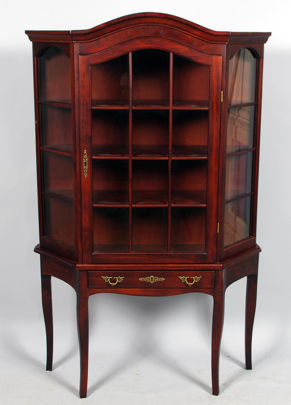 VITRINSKÅP, mahogny, rokokostil.