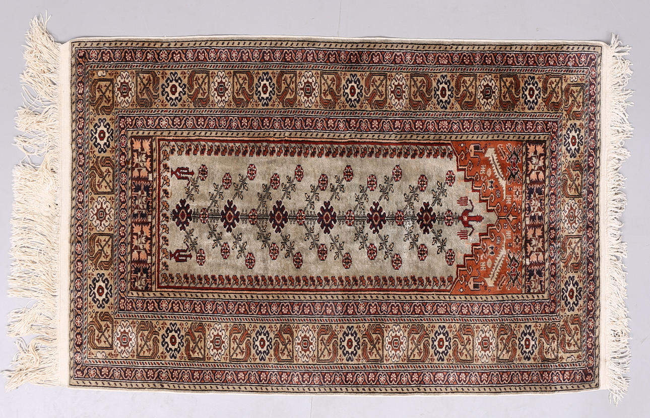 HEREKE ORIENTALISK MATTA, 91x139cm.