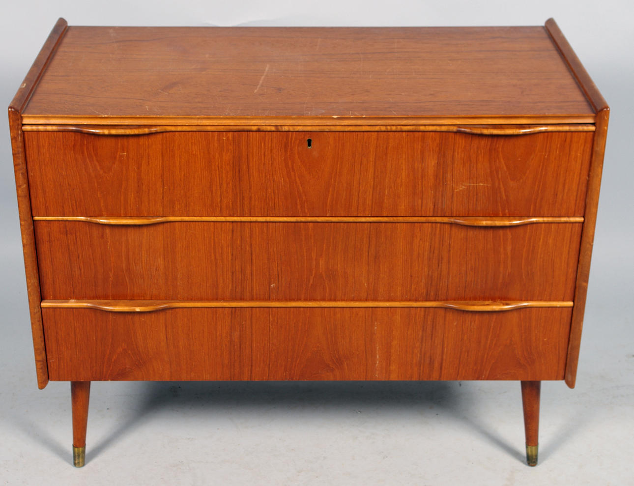 BYRÅ, 3-lådig, teak.