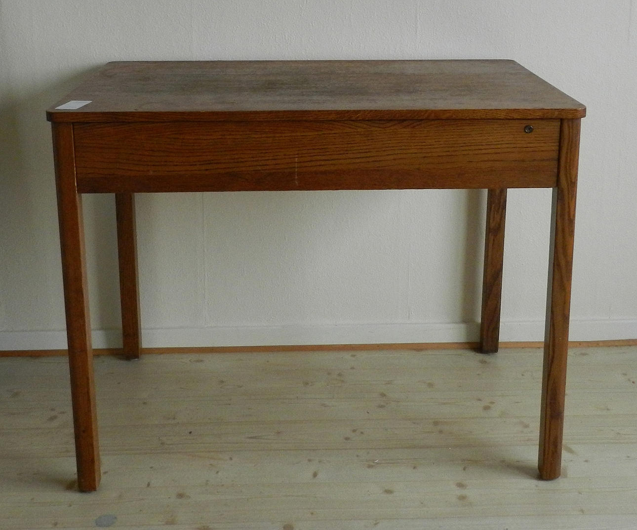 SKRIVBORD i ek, 1920/30-tal.