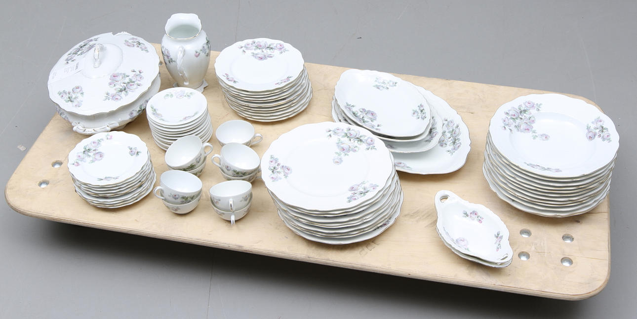 SERVISDELAR, 67 delar, Epiag Royal, Tjeckoslovakien, 1900-talets andra hälft.