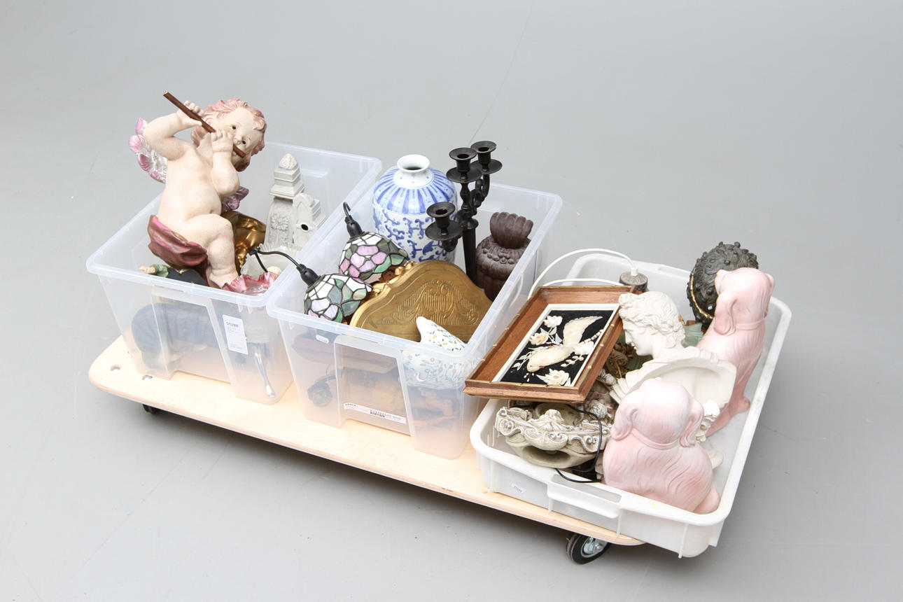 PARTI GLAS, METALL, KERAMIK med mera.