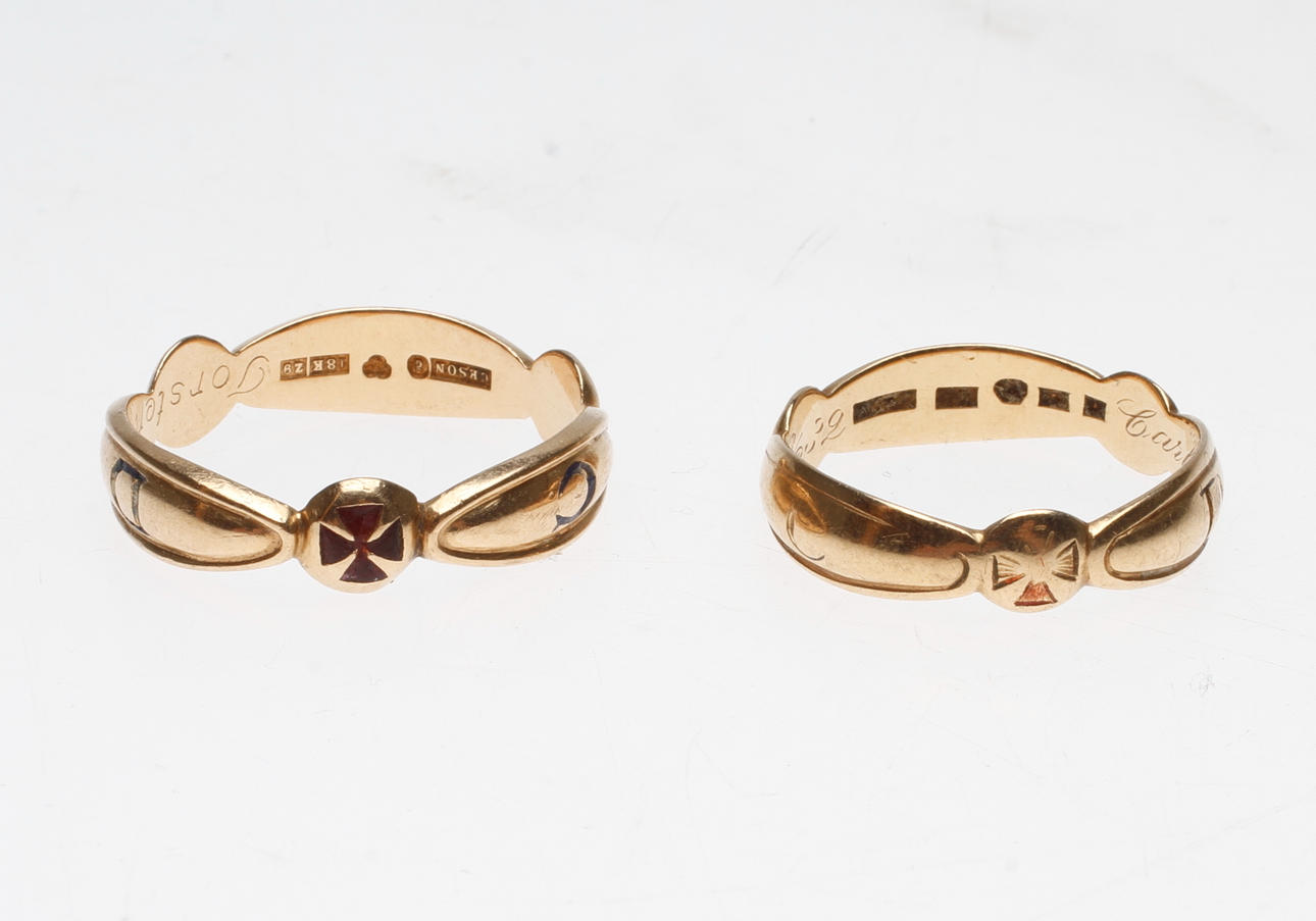 ORDENSRINGAR, 2 st, 18k guld, vikt ca 15,2 gr.