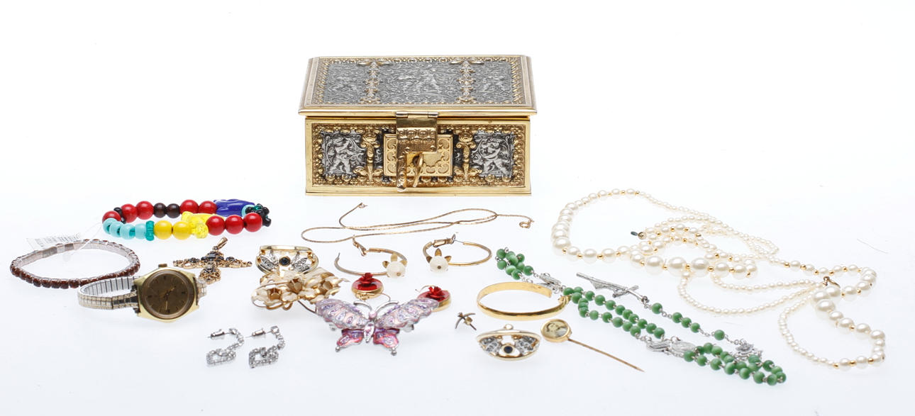 SMYCKESSKRIN, metall, renässansstil.