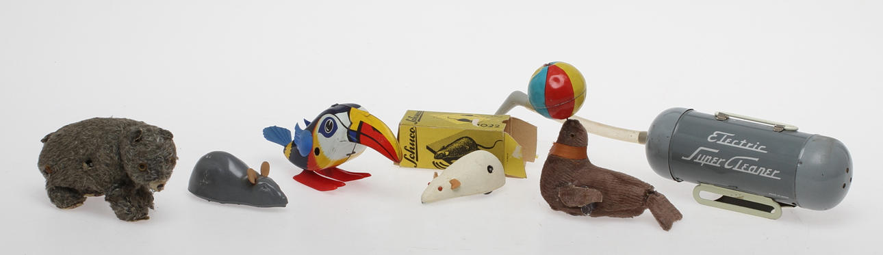 LEKSAKER, SÄL med BOLL, ALPS JAPAN. BJÖRN MODERN TOYS JAPAN. MUS SCHUCO i originalkartong. MUS TRI-ANG. PELIKAN LEHMANN WESTERN GERMANY.