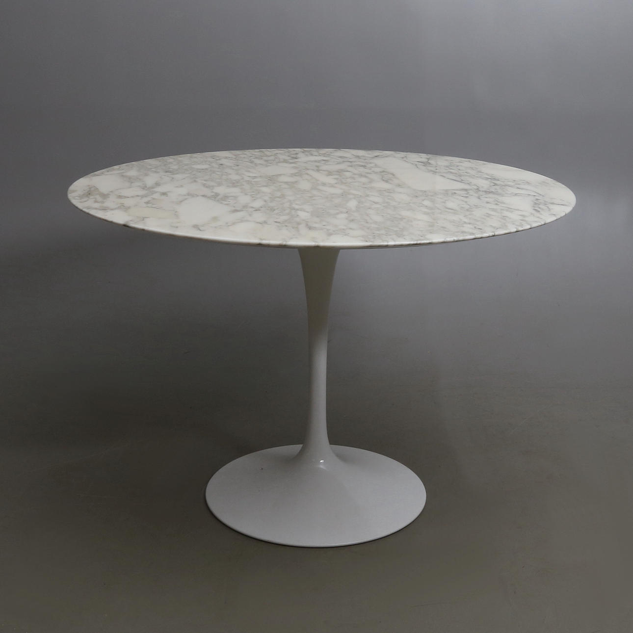 DINING TABLE, "Tulip", Eero Saarinen, Knoll International, 1900/2000s.
