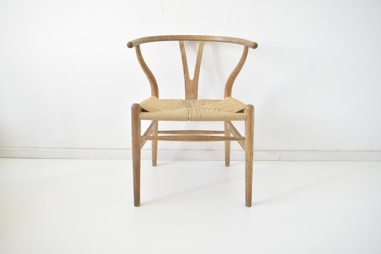 HANS J. WEGNER. Y-stol i eg, 1900-tallet.