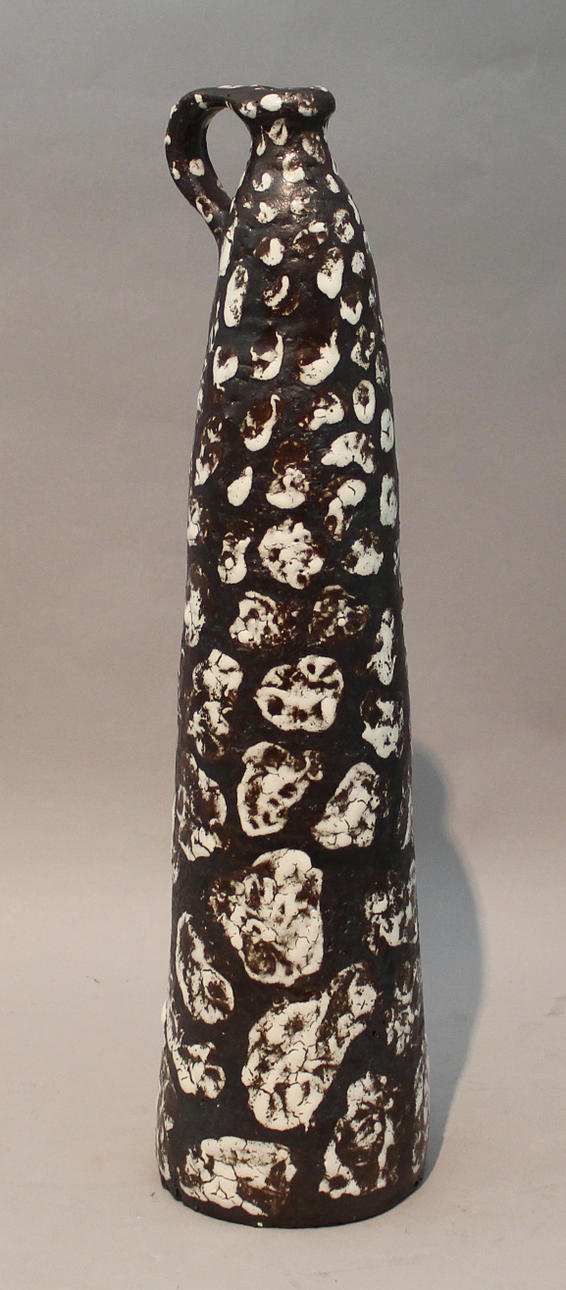 BEATRICE WOOD. VAS, stengods. Signerad Beatc.