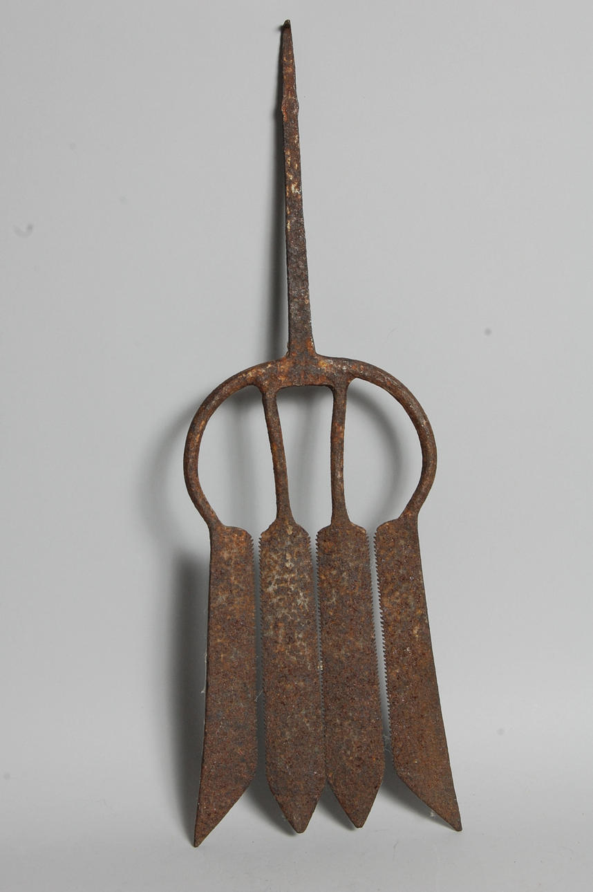 JUSTER, smide, 1800-tal.